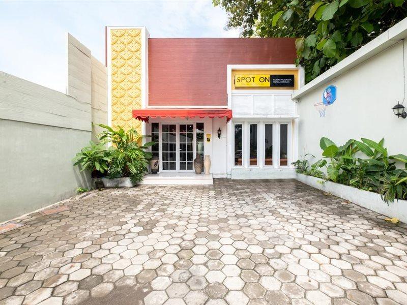 Spot On 2419 Rumah Nugraha Hotel Syariah Yogyakarta Exterior photo