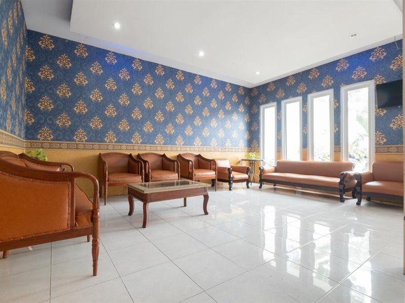 Spot On 2419 Rumah Nugraha Hotel Syariah Yogyakarta Exterior photo