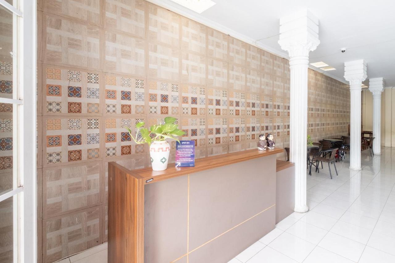 Spot On 2419 Rumah Nugraha Hotel Syariah Yogyakarta Exterior photo