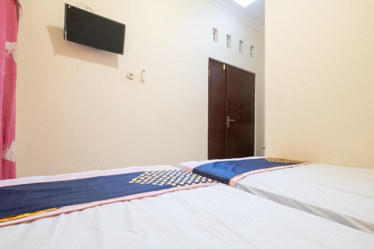 Spot On 2419 Rumah Nugraha Hotel Syariah Yogyakarta Exterior photo
