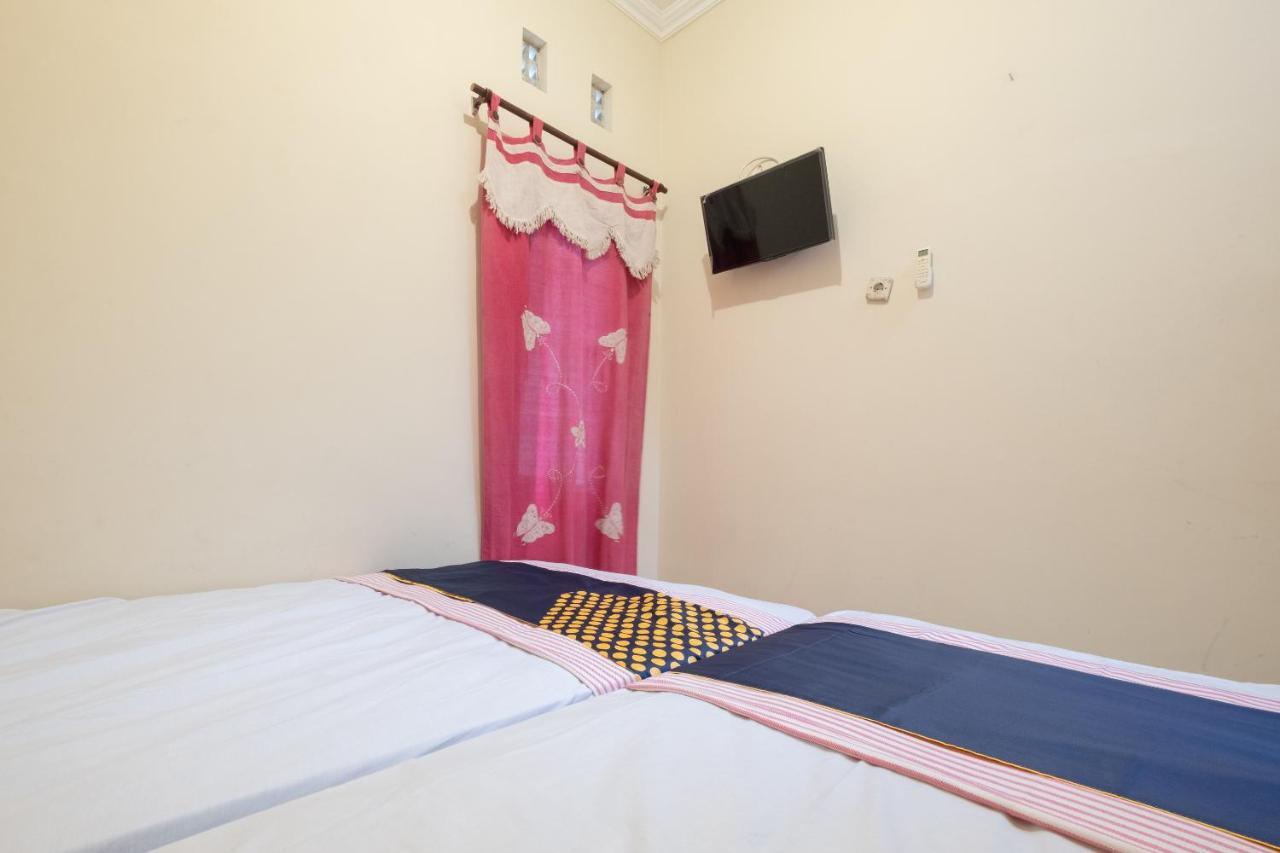 Spot On 2419 Rumah Nugraha Hotel Syariah Yogyakarta Exterior photo